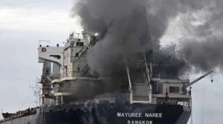 Kapal Tanker Pertamina Terjebak