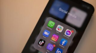 Larangan Media Sosial Anak