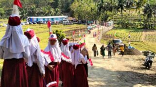 keluarga bangun jalan dan jembatan